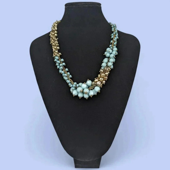 (2/$20) Kim & Co Asymmetrical Statement Necklace - Picture 2 of 6